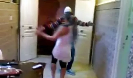 babysitter panas untuk bercerai ayah dalam video remas susu tante mantra kering