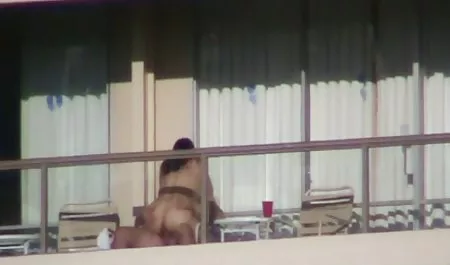 Kyle mengambil bertelanjang tante vs keponakan viral kaki berjalan di sekitar nya