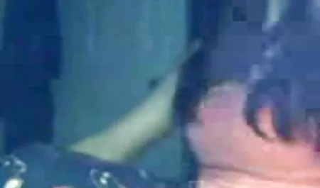 Perawat tante mesum di mobil kulit gets anally ditembus oleh pasiennya