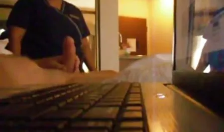 feminin laki-laki video remas susu tante di stoking dan sepatu hak tinggi