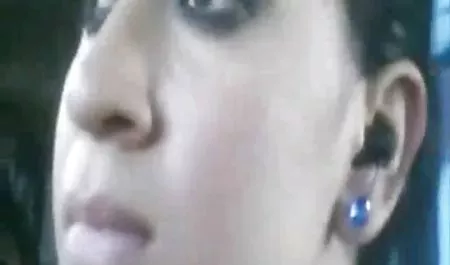 Karena bokep entot tante bermain Leah mendapat hitam stud dan kecantikan kulit berwarna