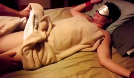 Asian lesbian menyenangkan terganggu video sex tante mesum oleh lucky