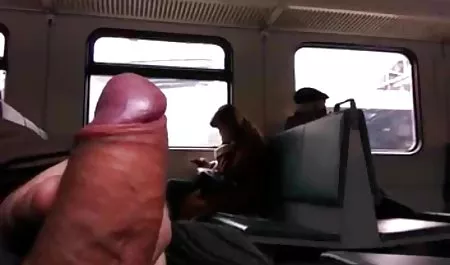 PANAS PUTIH, CEWEK MENGHISAP PENIS HITAM BESAR MARET video bokep tante2 2019 COMP