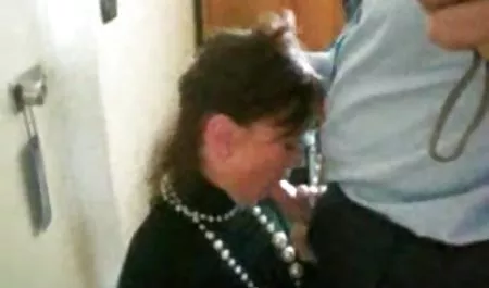 Cum ketika saya menghitung mundur tante gendut ngesex ke nol CEI
